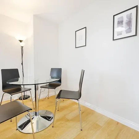 Διαμέρισμα 2 Bedroom Free Parking *